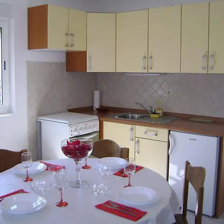 Canary House Daire