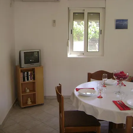 Daire Canary House *