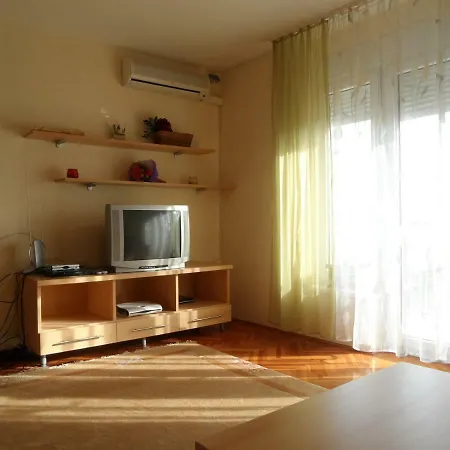 Daire Canary House *
